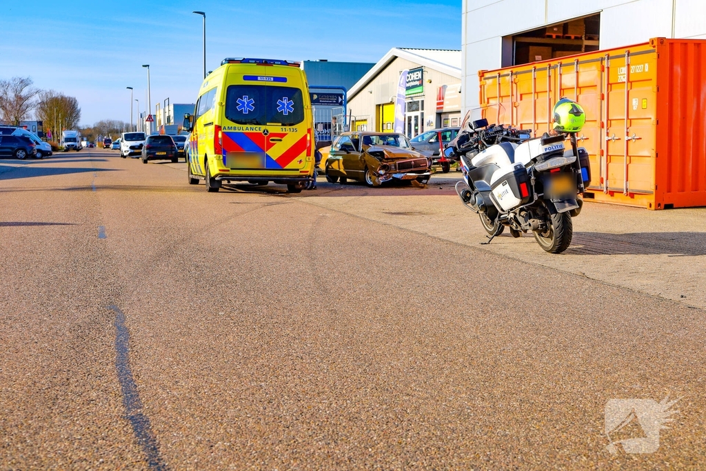 Oldtimer crasht na APK-keuring