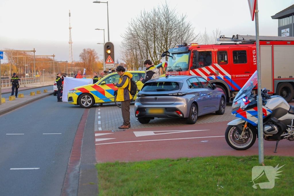 Zwaar gewonde bij aanrijding tussen auto en fiets