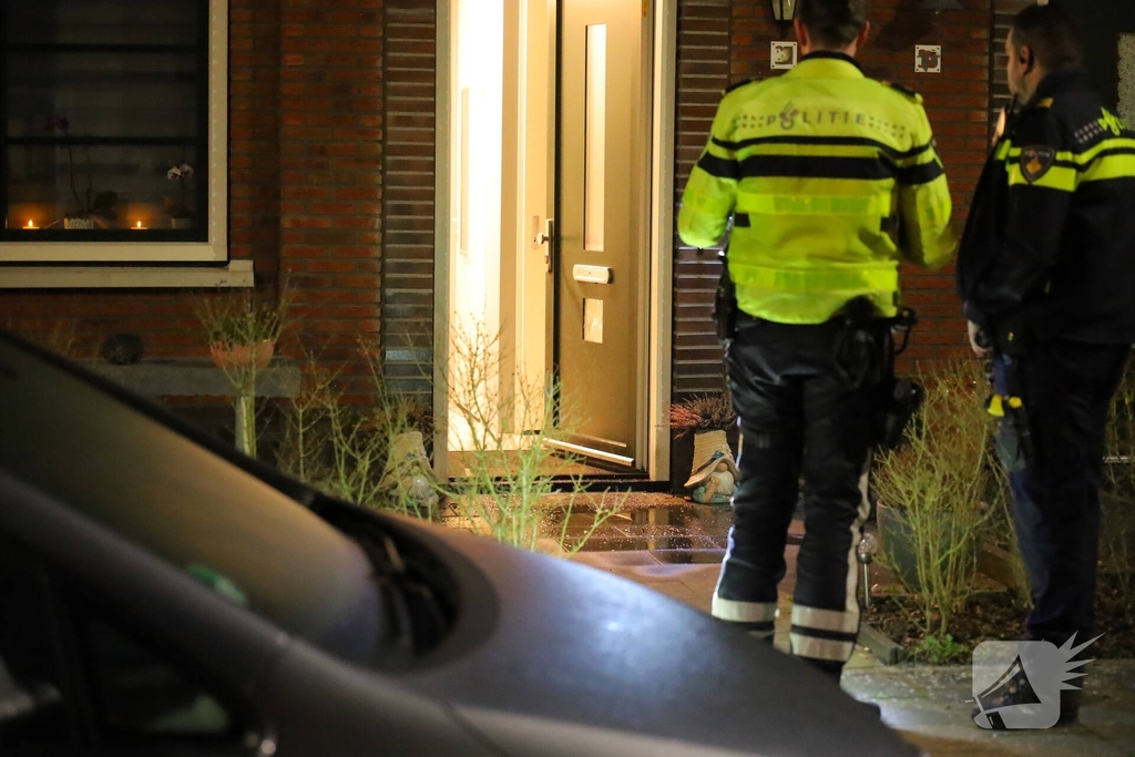 Explosie bij woning veroorzaakt lichte schade