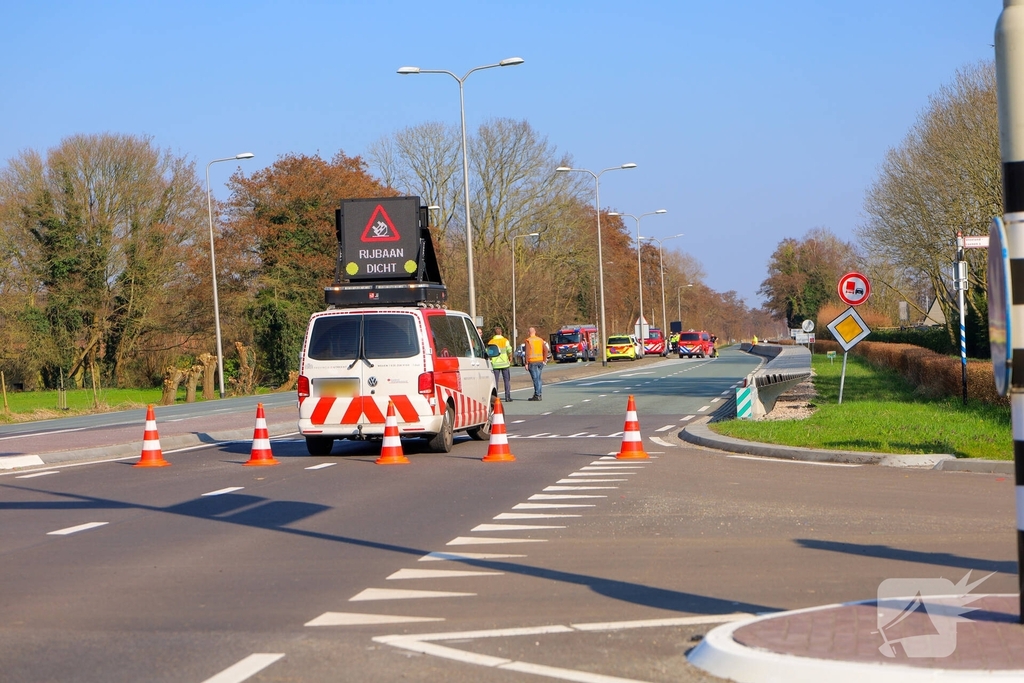 Bestuurder zwaargewond na eenzijdige aanrijding