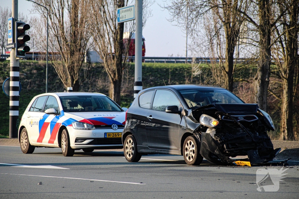 Kop-staartbotsing leidt tot flinke verkeershinder