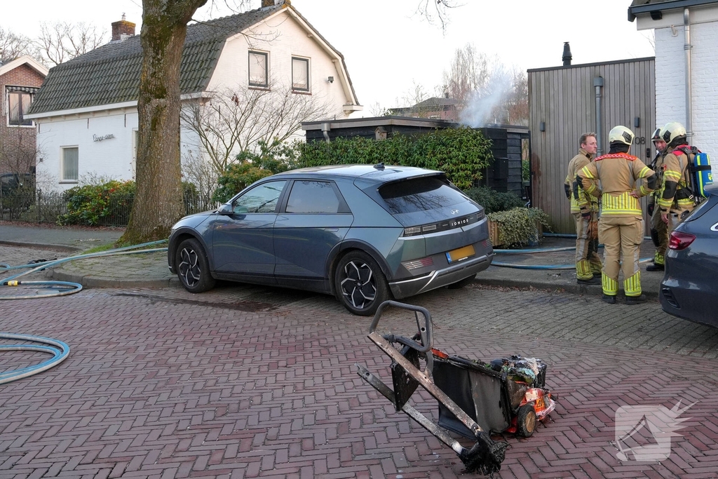 Brand in schuur snel onder controle