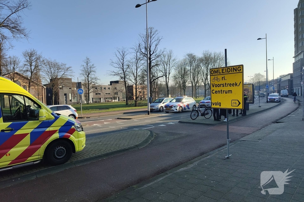 Raam van auto gesneuveld bij botsing