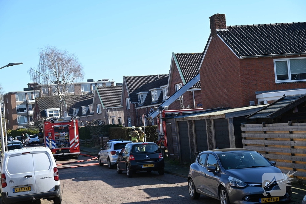 Brand in bijgebouw veroorzaakt snelle inzet brandweer
