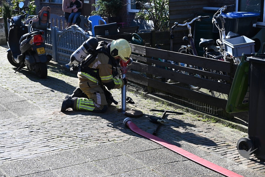 Brand in bijgebouw veroorzaakt snelle inzet brandweer