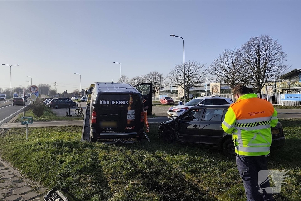 Ongeval tussen bestelbus en personenwagen