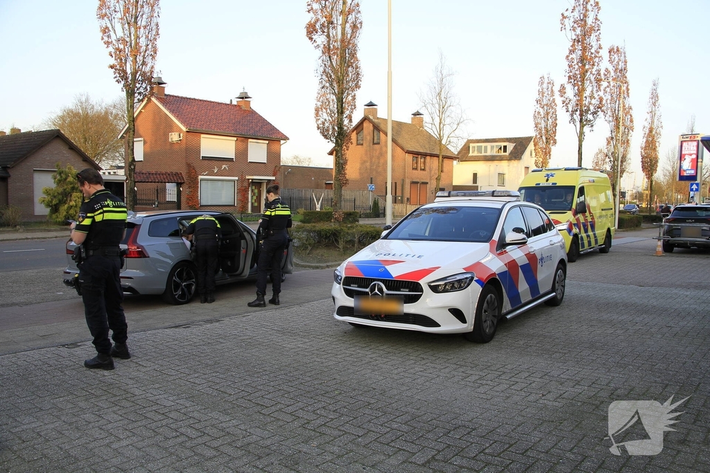 Botsing tussen voertuig en bestelbusje