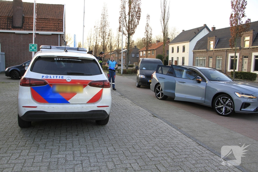 Botsing tussen voertuig en bestelbusje