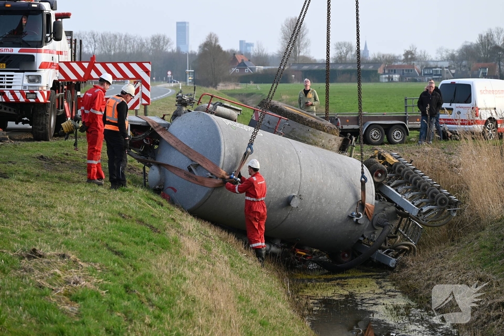 Eenzijdig ongeval met giertank op provinciale weg