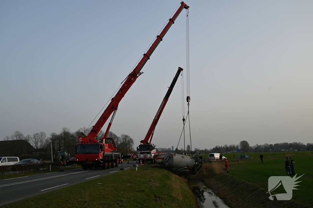 Eenzijdig ongeval met giertank op provinciale weg
