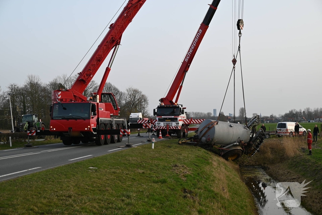 Eenzijdig ongeval met giertank op provinciale weg