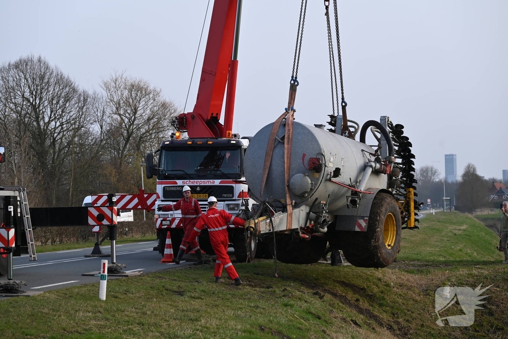Eenzijdig ongeval met giertank op provinciale weg