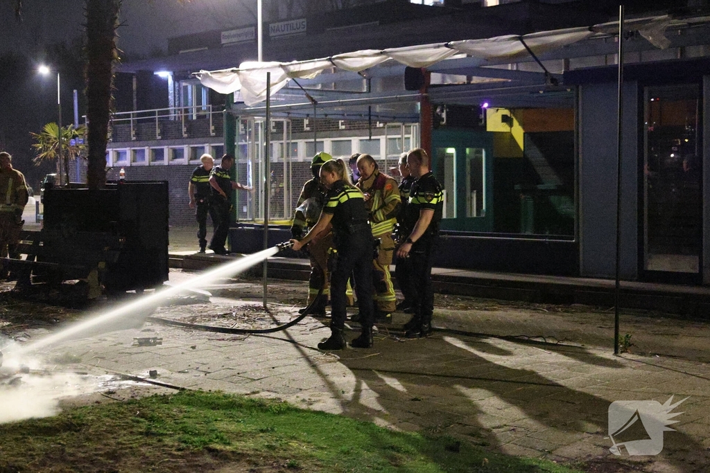 Buitenbrand aan houten pallets veroorzaakt politie- en brandweeractie