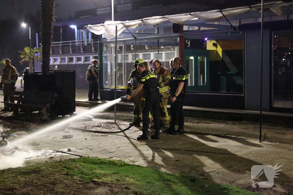 Buitenbrand aan houten pallets veroorzaakt politie- en brandweeractie