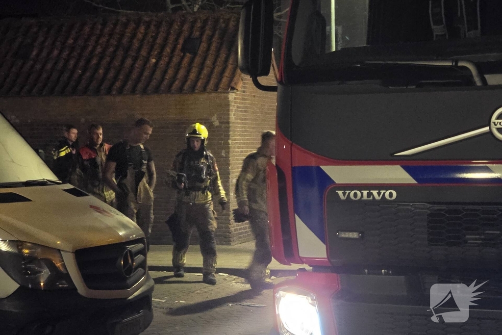 Vuurwerkresten aangetroffen na brand in bijgebouw