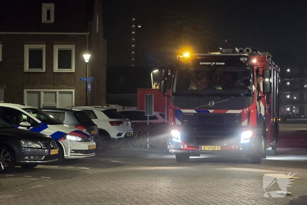 Vuurwerkresten aangetroffen na brand in bijgebouw