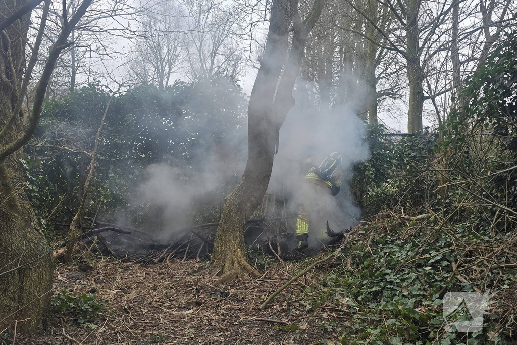 Stuk natuurgebied gaat in vlammen op