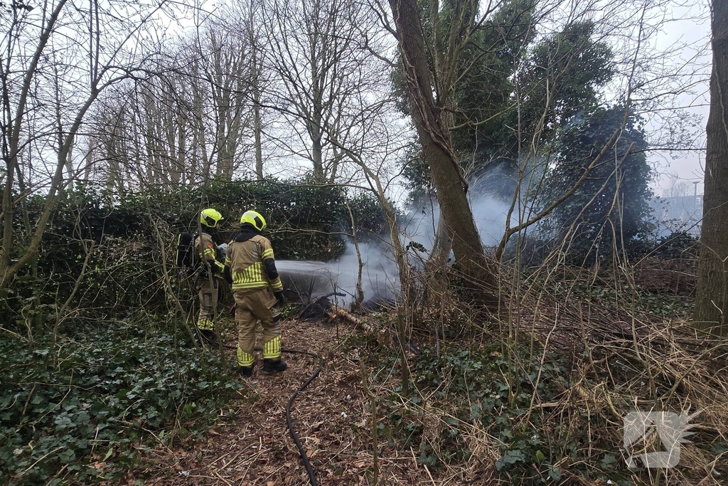 Stuk natuurgebied gaat in vlammen op
