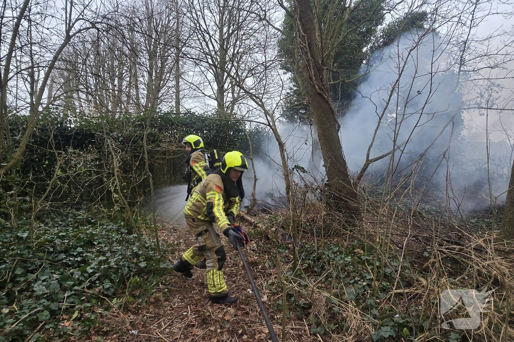 Stuk natuurgebied gaat in vlammen op