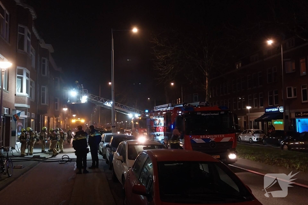 Middelbrand in woning zorgt voor grote inzet