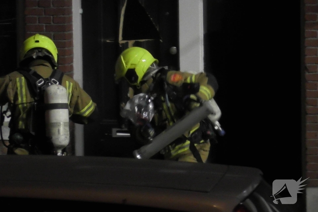 Middelbrand in woning zorgt voor grote inzet