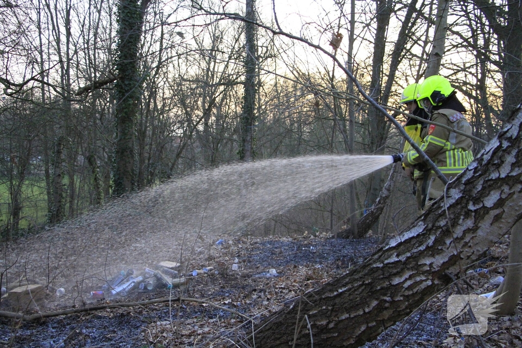 Kind betrapt op steken van vuurtjes met spuitbussen