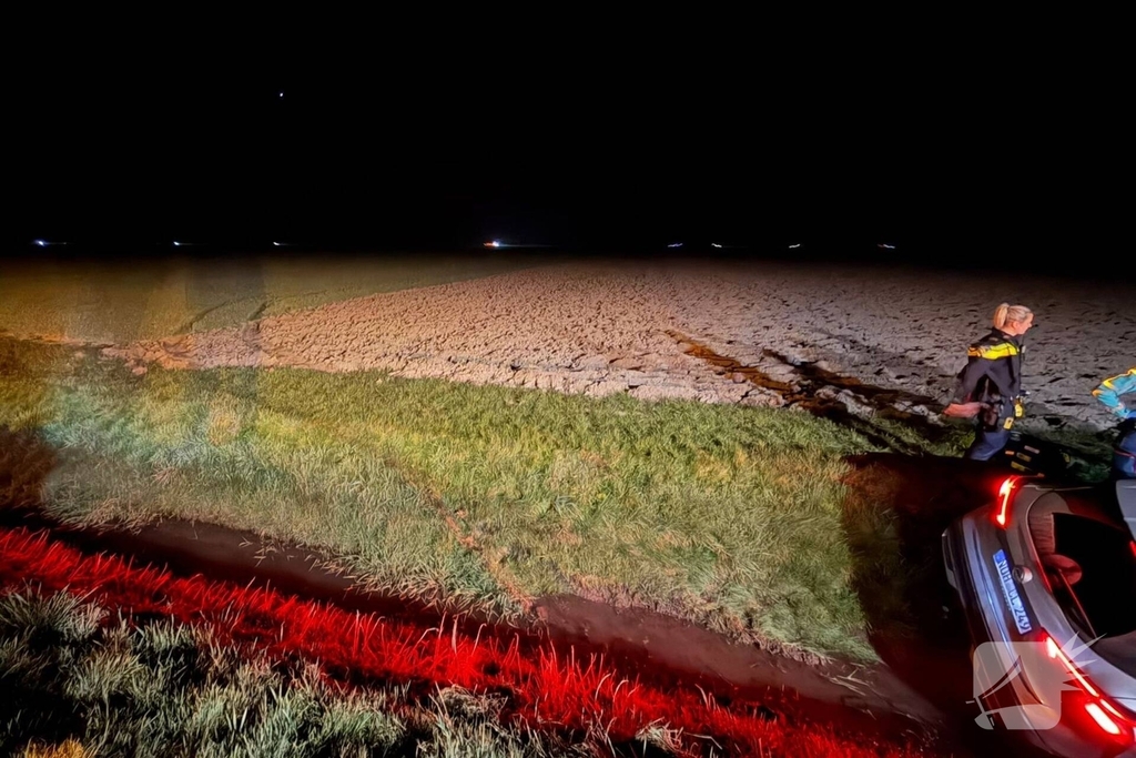 Auto belandt in sloot na ongeval