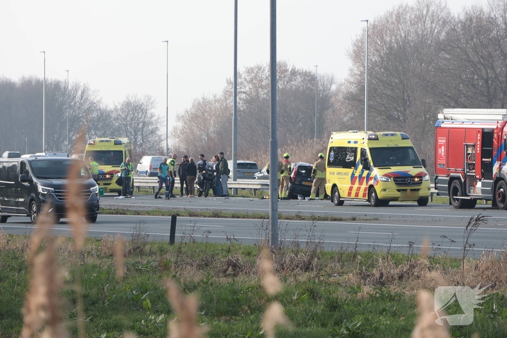 Meerdere voertuigen betrokken bij aanrijding op snelweg