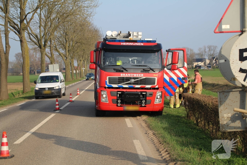 Auto in het water na eenzijdig ongeval