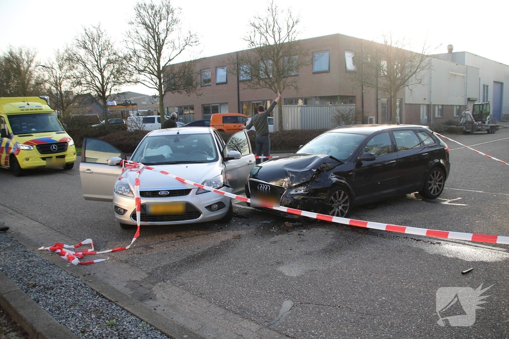 Flinke aanrijding met meerdere gewonden