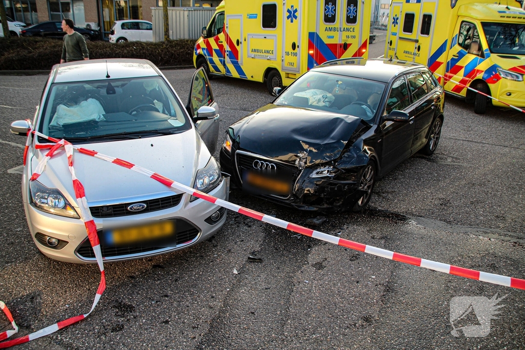 Flinke aanrijding met meerdere gewonden