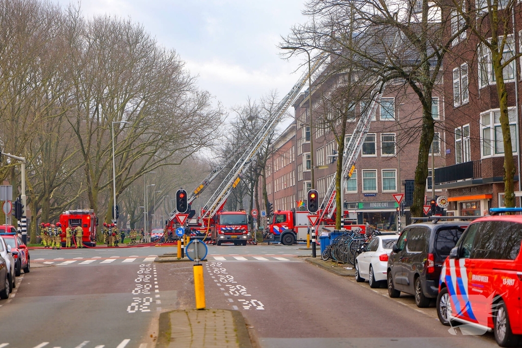 Brandgerucht bij appartementen leidt tot grote brand