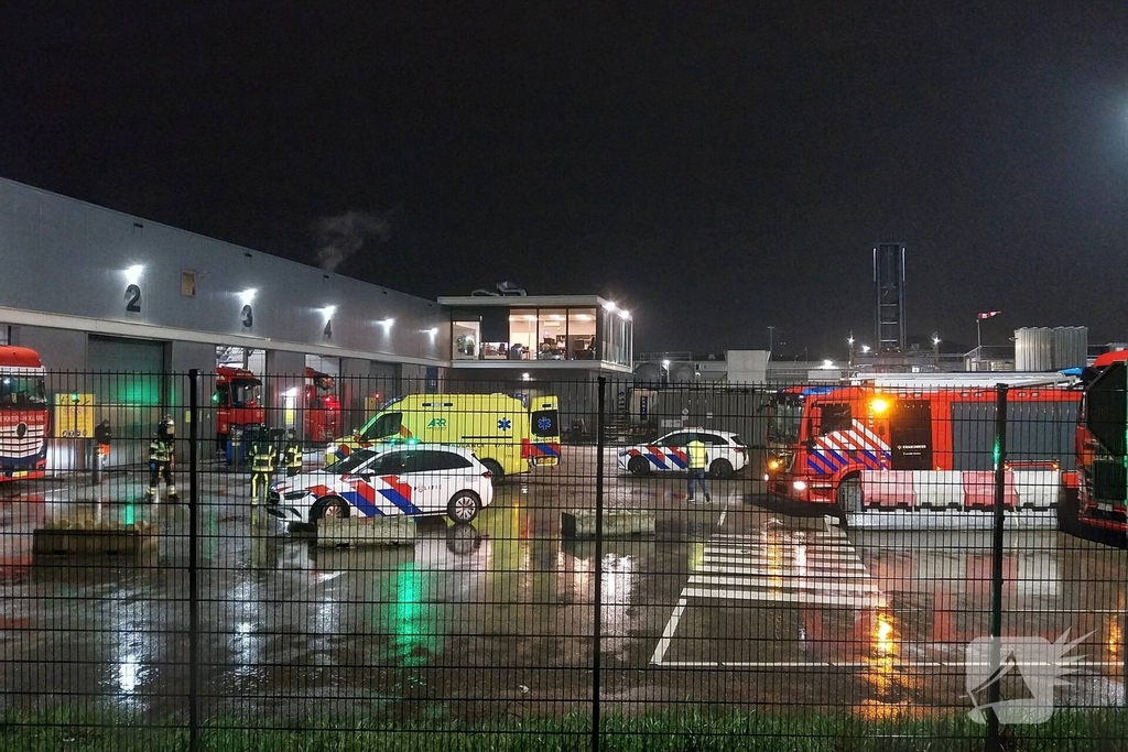 Hulpdiensten in actie bij bedrijfsongeval