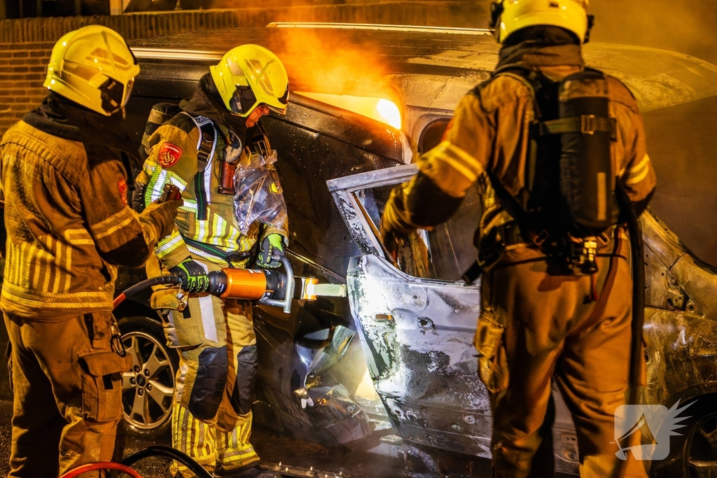 Brand in bestelbusje na harde klap