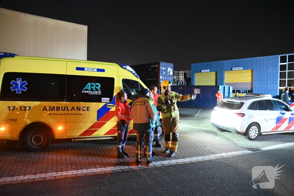 Passerende beveiligers slaan alarm bij brand in verbouwd bedrijfspand