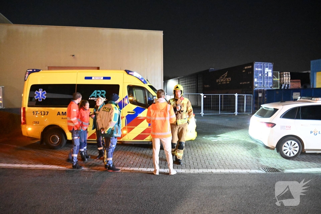 Passerende beveiligers slaan alarm bij brand in verbouwd bedrijfspand