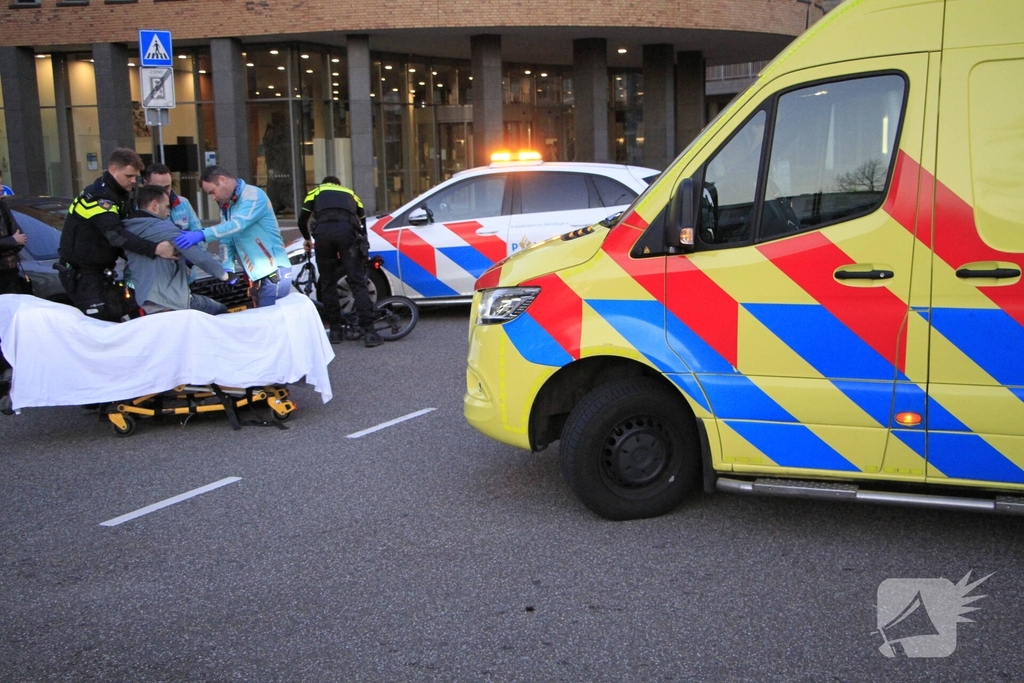 Fietser betrokken bij aanrijding met auto
