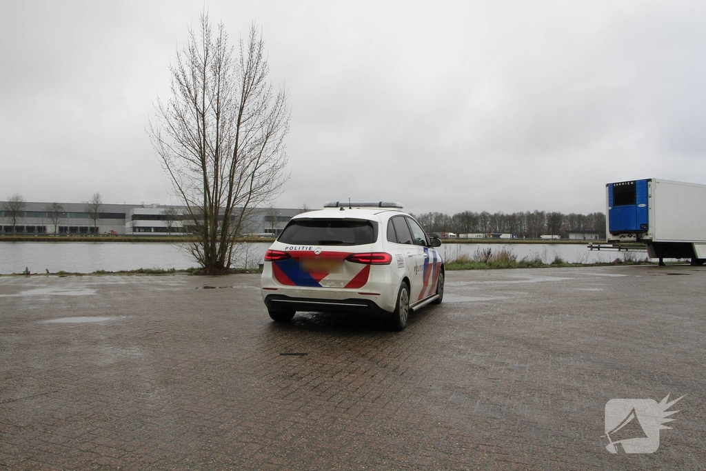 Zoektocht naar verdacht voorwerp in kanaal