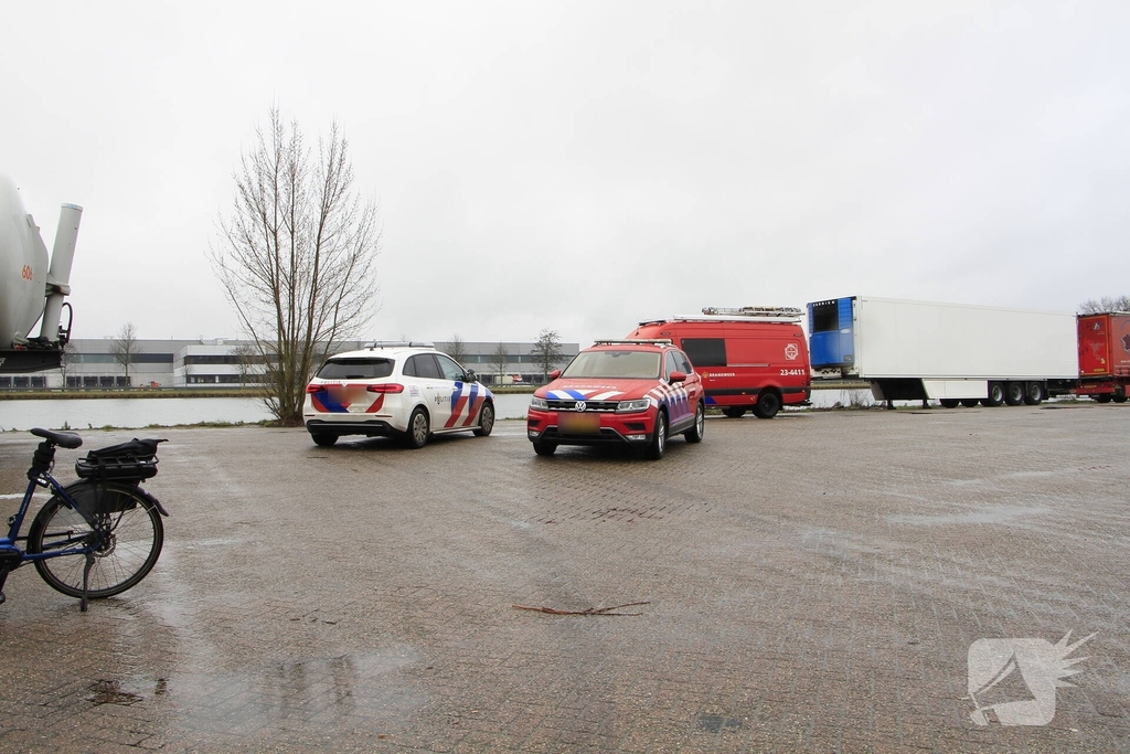 Zoektocht naar verdacht voorwerp in kanaal