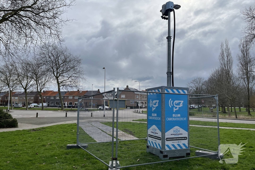 Politie plaatst camera bij beruchte rotonde