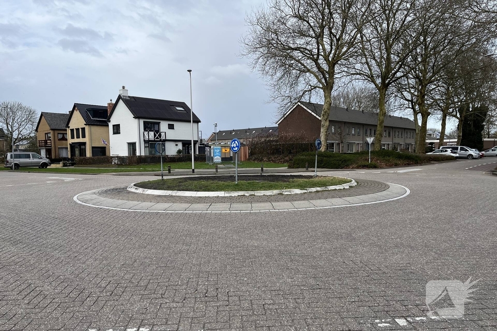 Politie plaatst camera bij beruchte rotonde