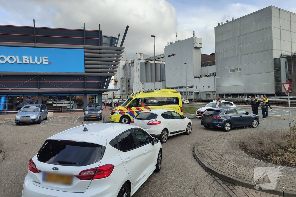 Scootmobielrijder gewond bij botsing met auto