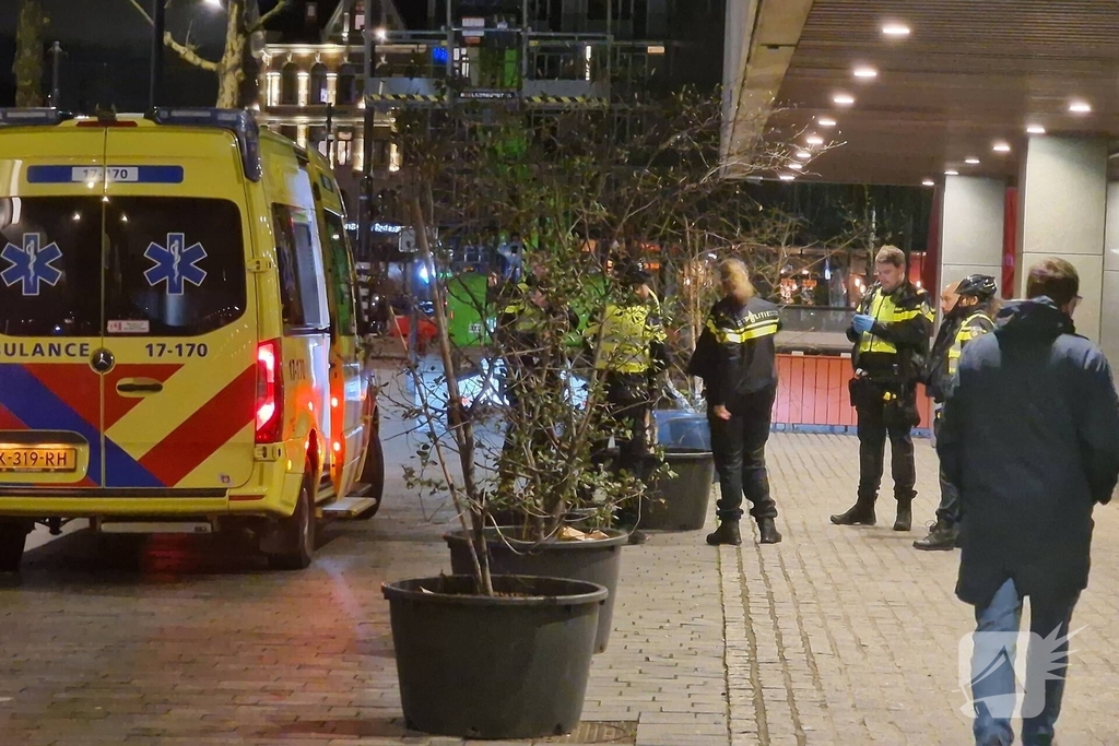 Politie legt tourniquet aan bij slachtoffer steekpartij