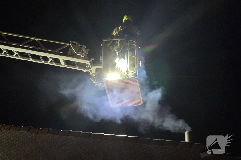 Verstopping in schoorsteen veroorzaakt brand