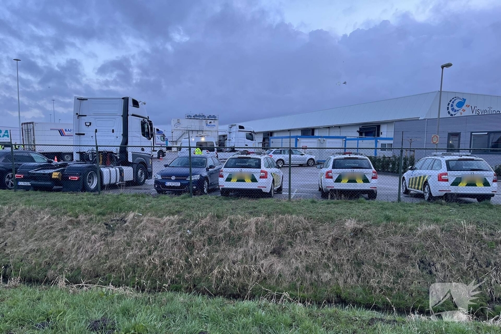 Douane en politie controleren visafslag