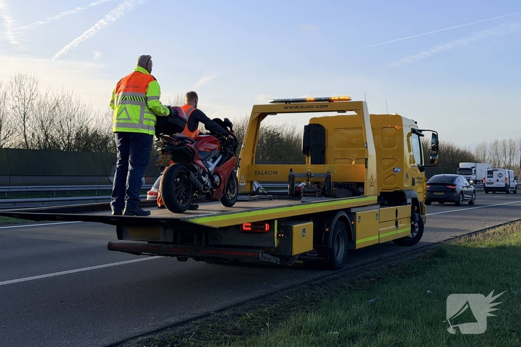 Motorrijder gewond bij aanrijding met auto