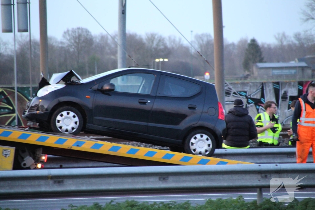 Eenzijdig ongeval veroorzaakt flinke schade