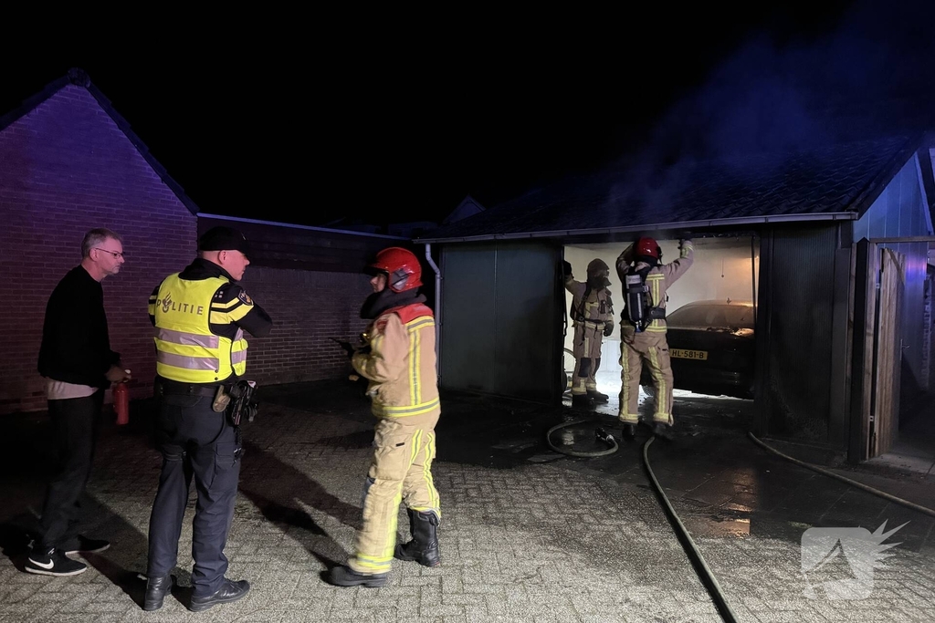 Brand bij garage veroorzaakt schade