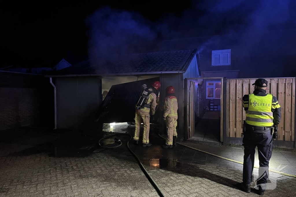 Brand bij garage veroorzaakt schade