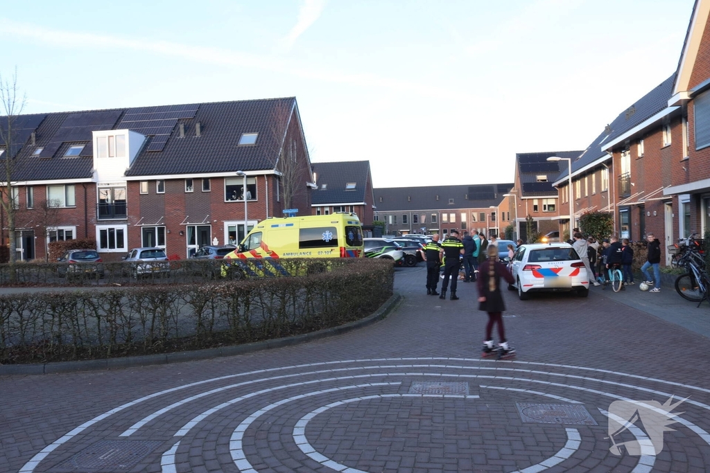 Skeelerend kind geschept in woonwijk